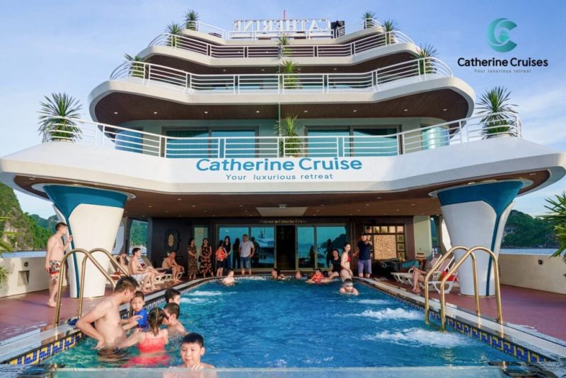 Tour du thuyền Catherine đẳng cấp 6 sao