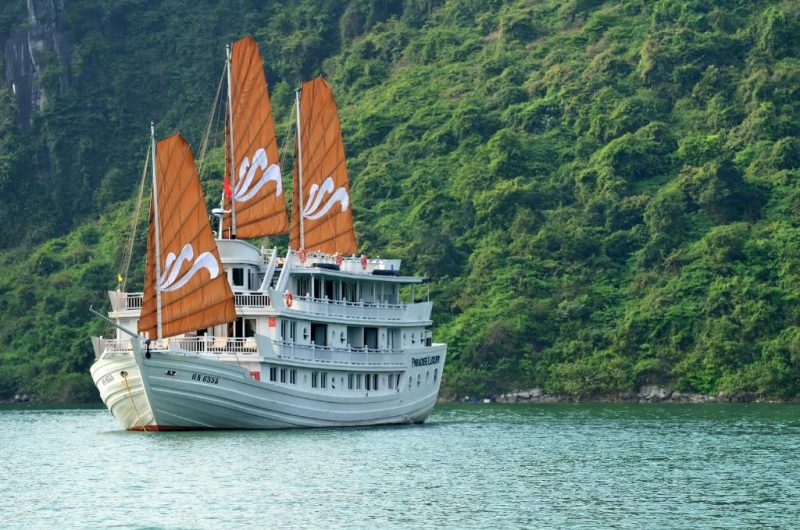 Du thuyền Hạ Long ngủ đêm Paradise Sails Cruise