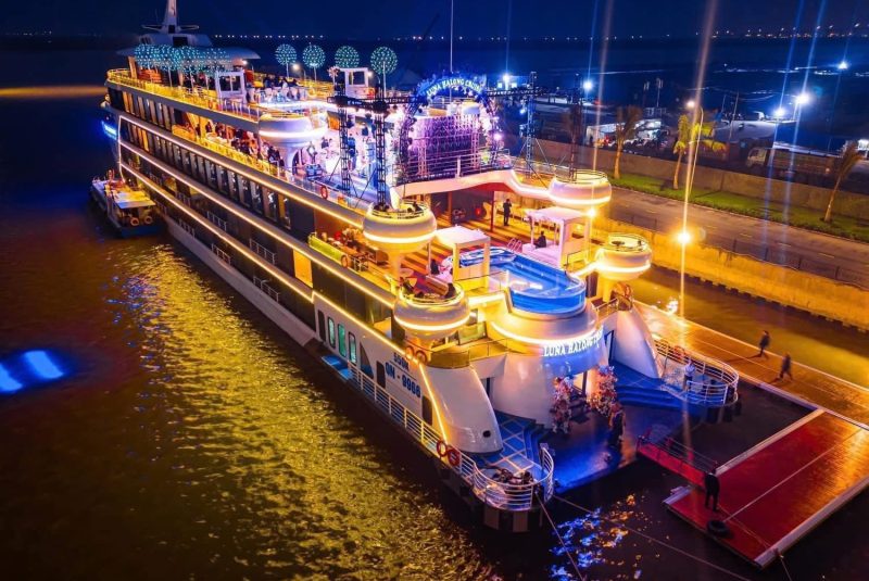 Siêu du thuyền Luna đằng cấp bậc nhất Vịnh Hạ Long