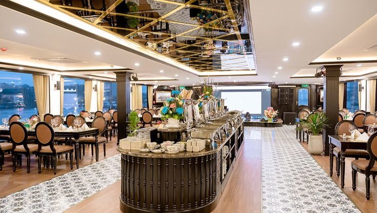 Nhà hàng sang trọng được bài trí tinh tế