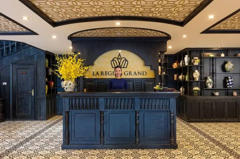 Du thuyền La Regina Grand vịnh Lan Hạ